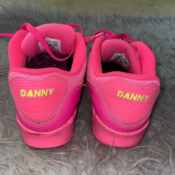 NIKE ID CUSTOM HOT PINK AIRMAX - Picture 2 of 4